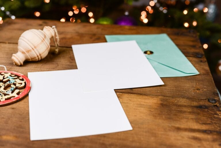 Photo Christmas-themed trivia cards