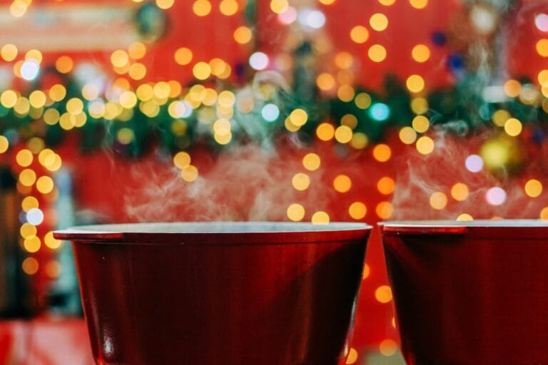 Photo Holiday-themed cocktails