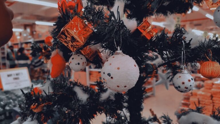 Photo Holiday Trivia Game